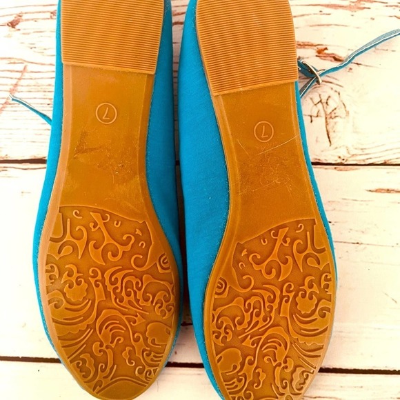 BN, NW Strapped Flats - Picture 2 of 5